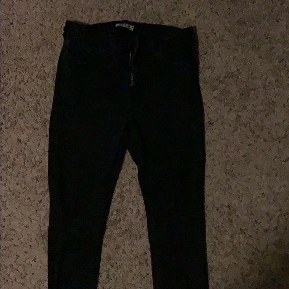 black skinny jeans